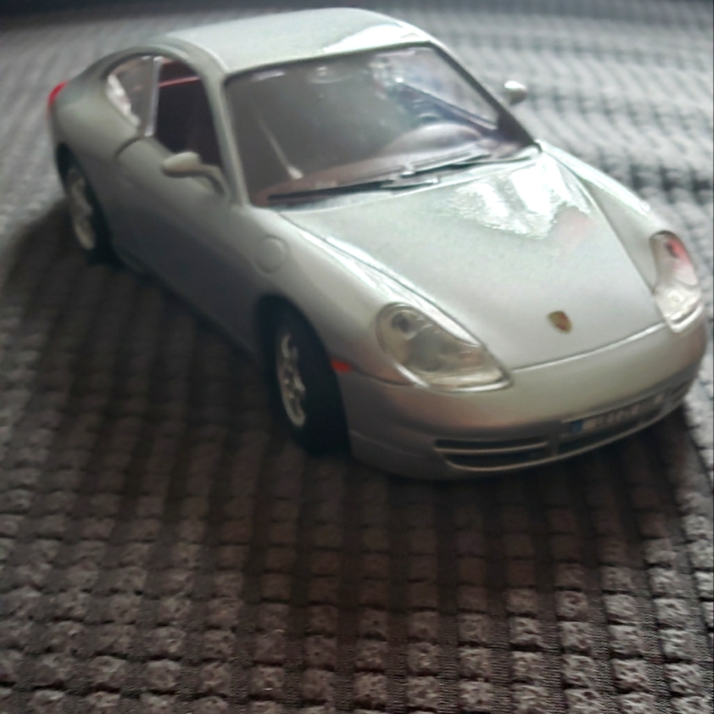 Bburago Porsche Carrera
